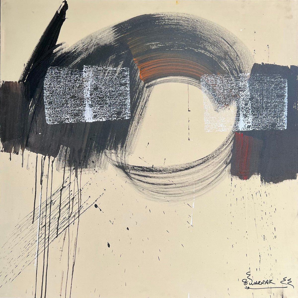 Grand geste circulaire noir sur fond beige — Mostafa Warrak, 100 × 100 cm