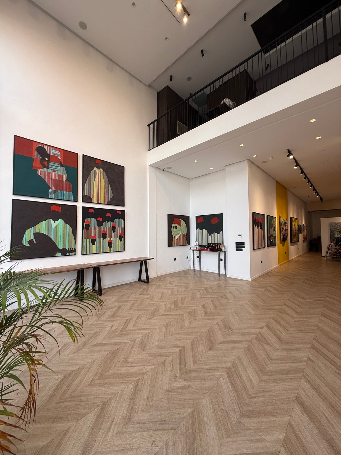 Vue intérieure de la galerie ARTWORKS by Moroccan Paintings à Casablanca